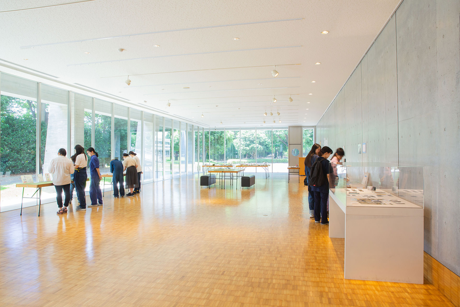 学生が制作した鑑賞教材を使用している様子（2019年、撮影：川瀬一絵）