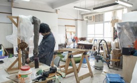 HAPSが運営する元小学校を活用したスタジオ